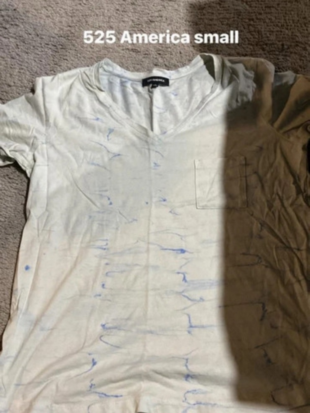 525 America Off-White V-Neck Tee with Blue Streaks